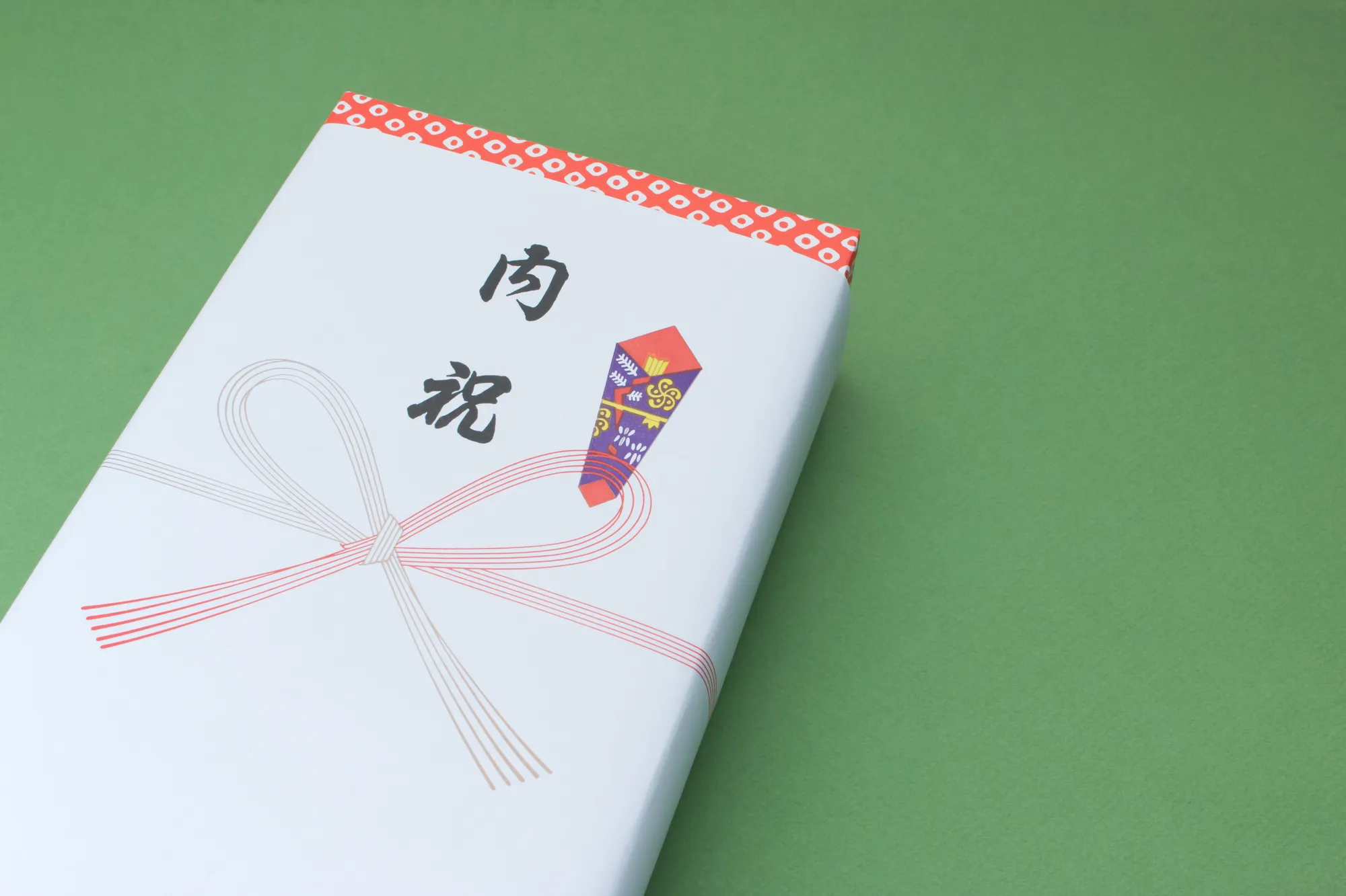 両親への内祝いの相場やマナーを解説!結婚内祝い・出産内祝い別におすすめギフトもご紹介!