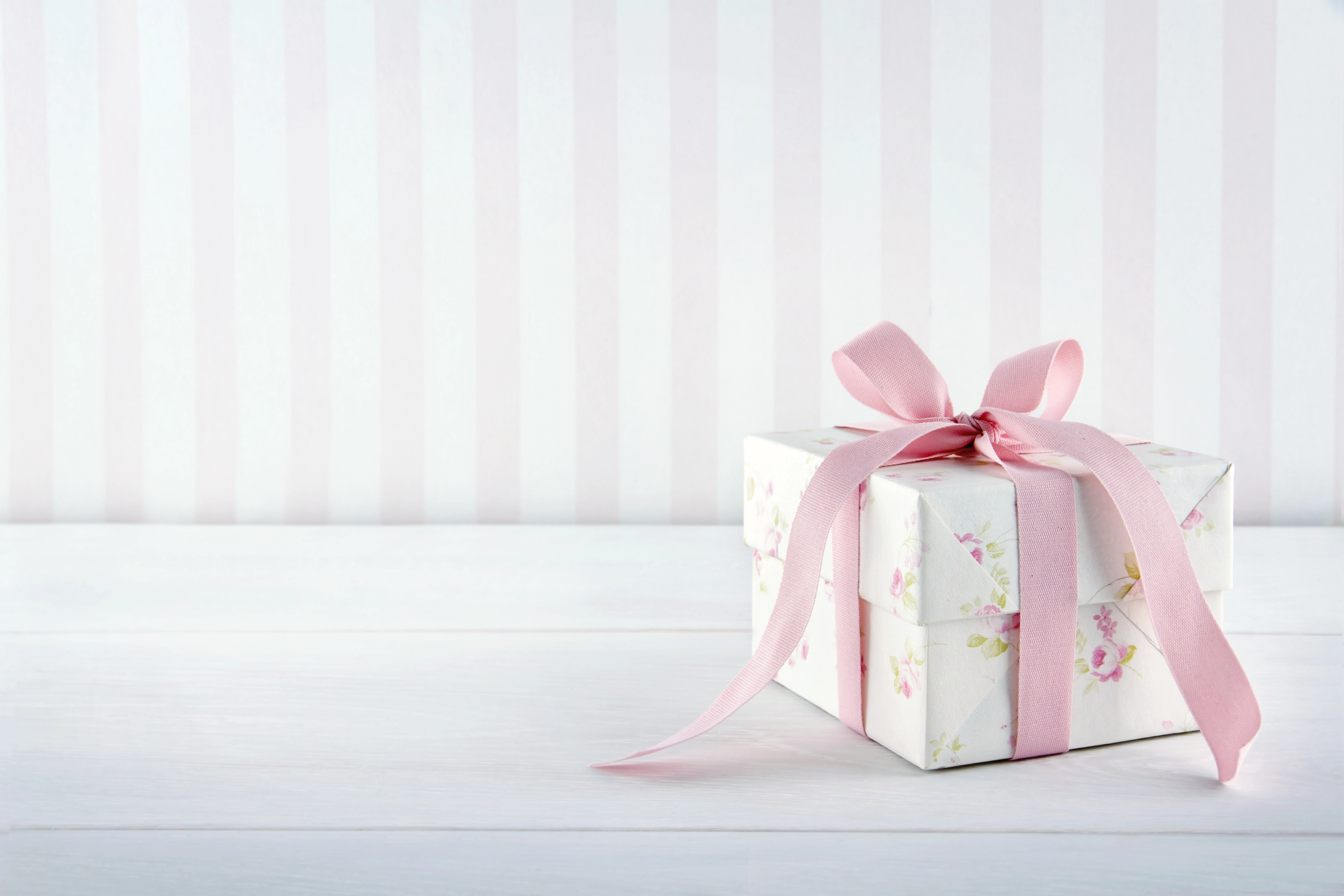 彼女に贈りやすいプチギフトを厳選!予算や贈る際のポイントも徹底解説