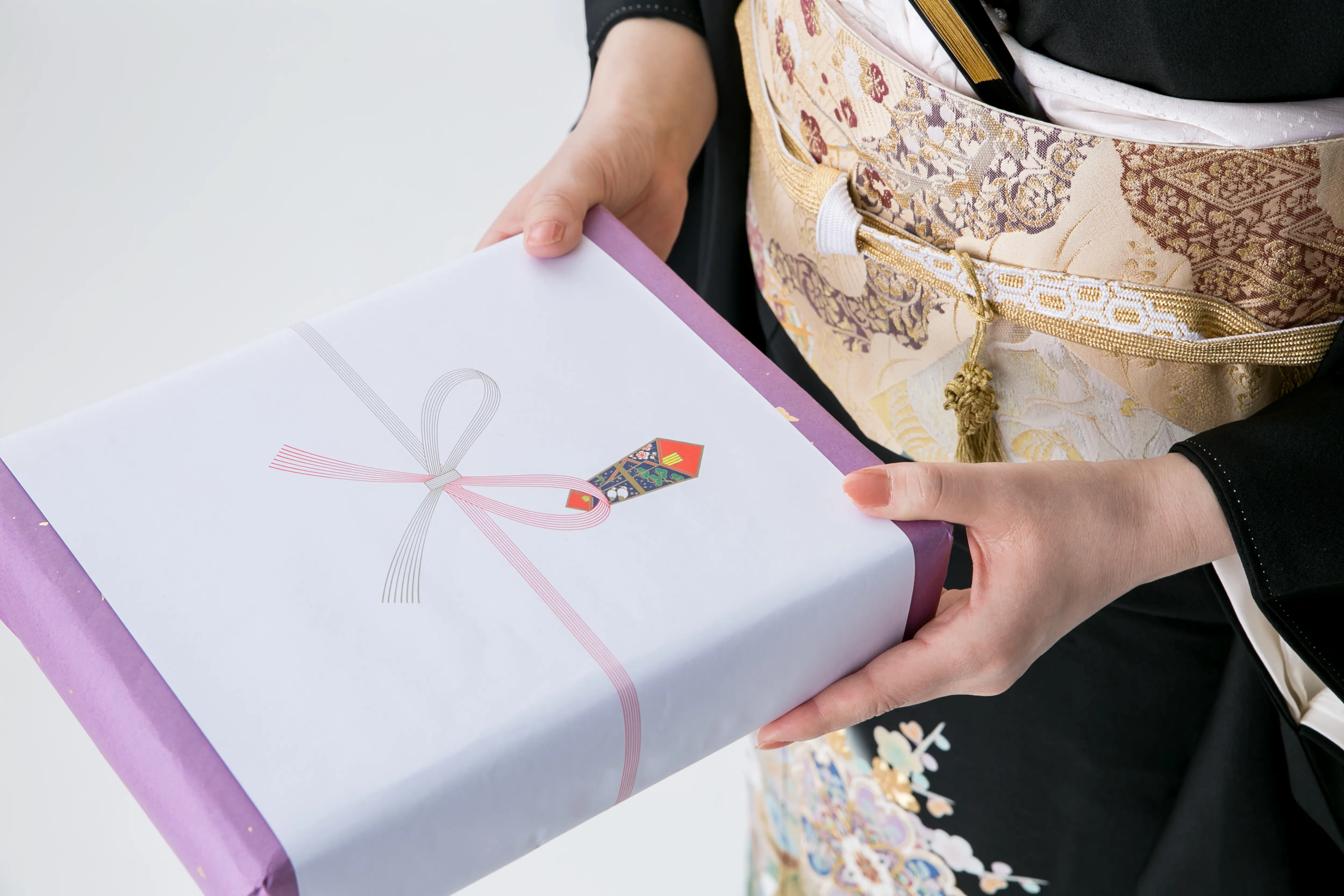 内祝いとは?お祝いを頂いた方へ贈るお礼の品