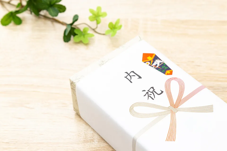 内祝いにおすすめなギフトを出産内祝い・結婚内祝いと用途や金額別でご紹介!