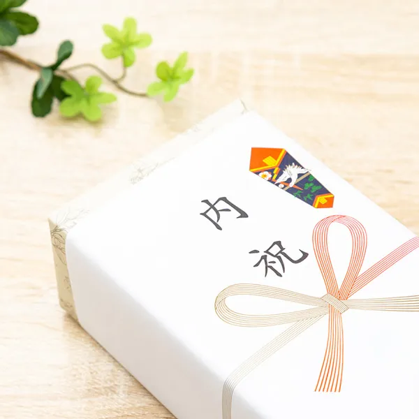 内祝いにおすすめなギフトを出産内祝い・結婚内祝いと用途や金額別でご紹介!