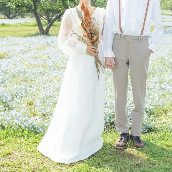 結婚式の後撮りはいつまでに撮る?後撮りのメリットや費用相場を詳しく解説!