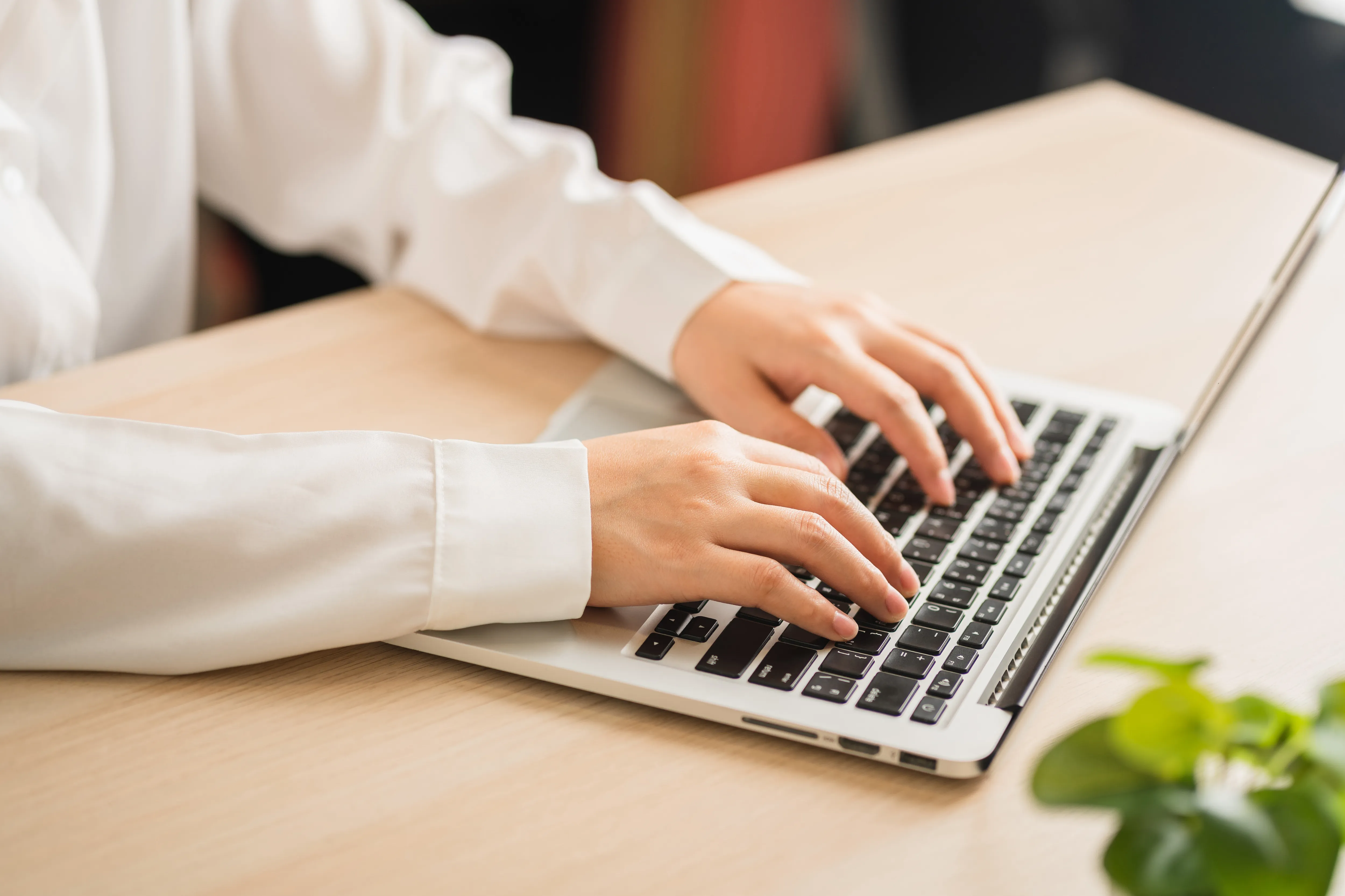 社外や取引先への産休挨拶メール例文