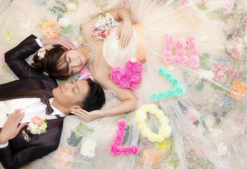 前撮りから結婚式当日まで使える 写真映えバツグン ラブオブジェ ピア花 Piahana