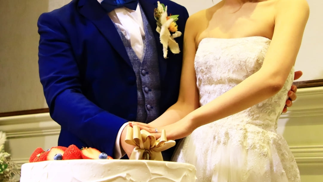 結婚式の二次会で花嫁が着るウェディングドレスはどうする？