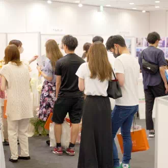 結婚式のテーマとアイテムを掛け合わせたイメージブースなどを用意しています。挙式アイデアが見つかるかも♪