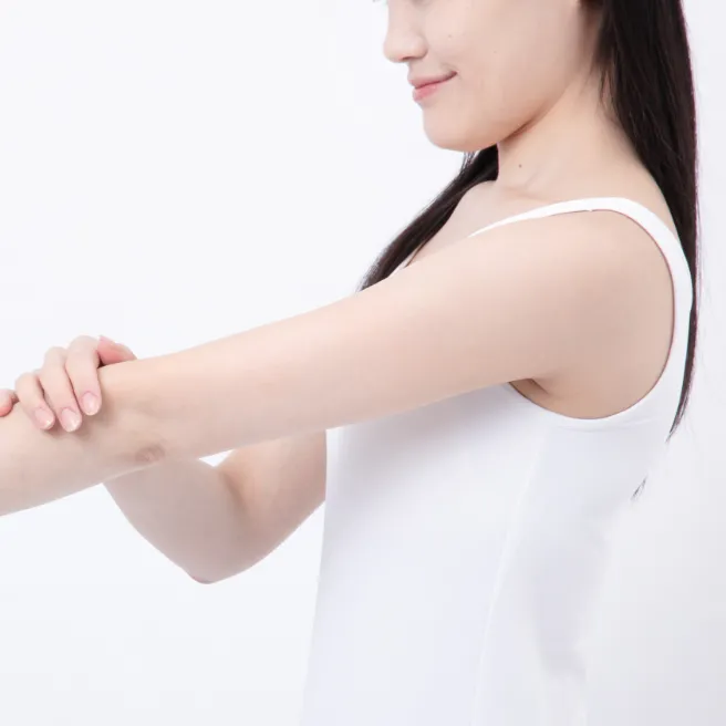 乾燥しやすい肌に潤いと弾力を与える