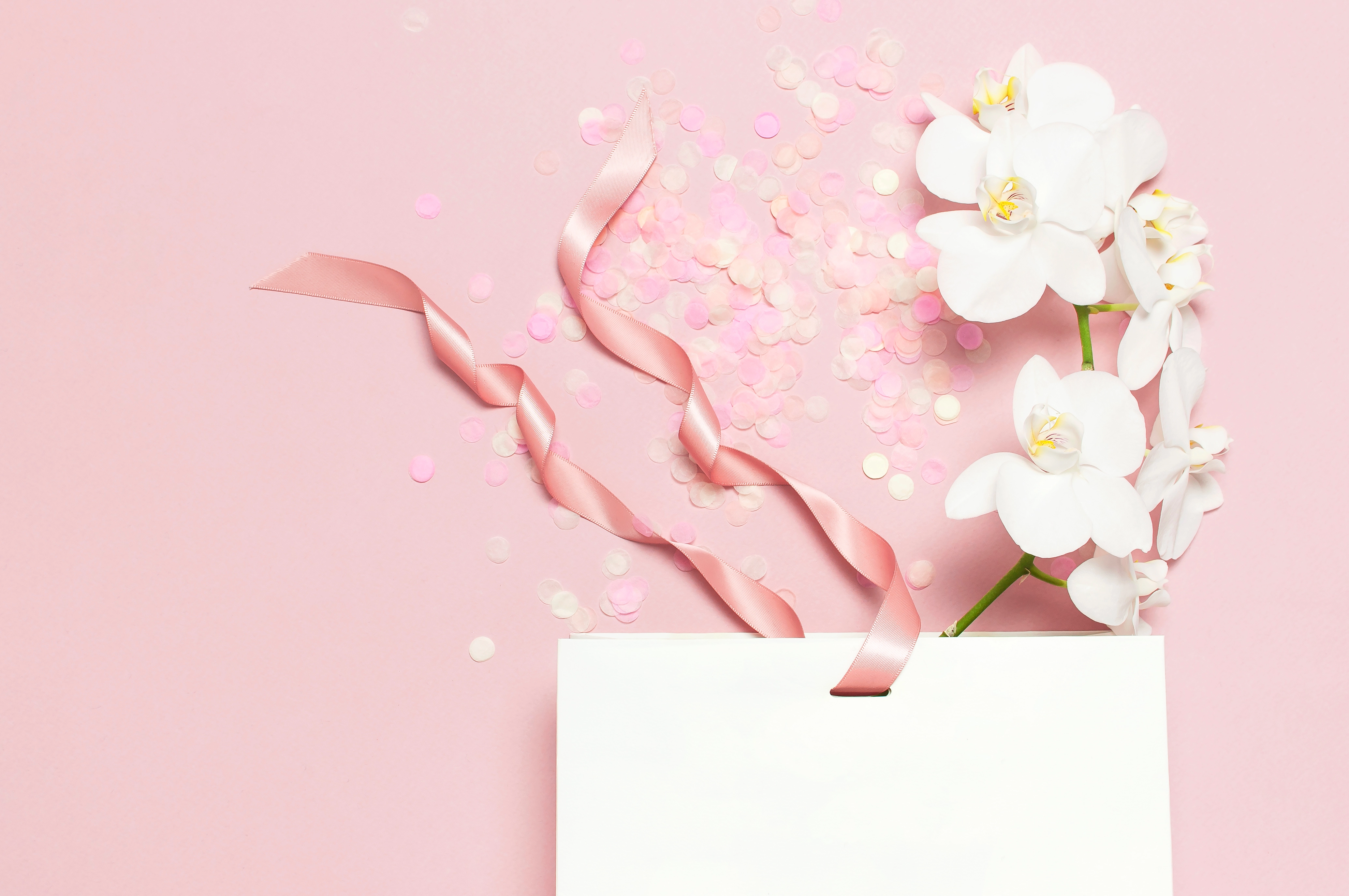 彼女が喜んでくれるプチギフトを選ぶポイント