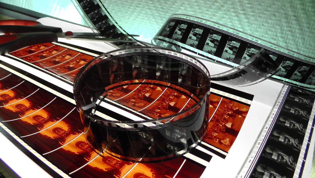 エンドロールムービーの作り方　手順･コメント文例･演出を紹介