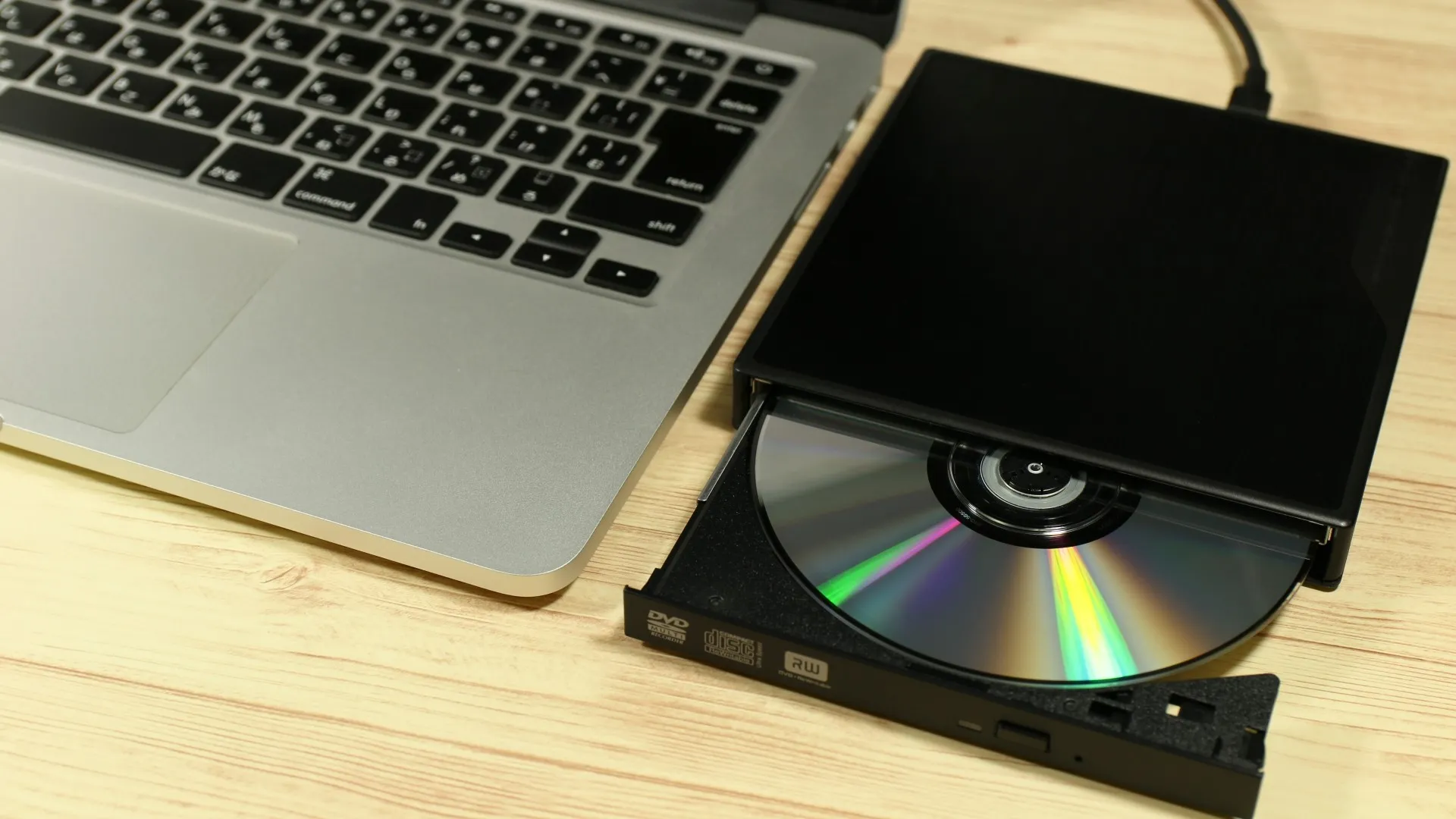 オープニングムービーの著作権と利用ルール