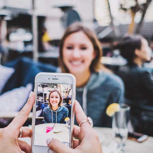 結婚式の二次会にもムービーを‼おすすめの演出アイデアを紹介