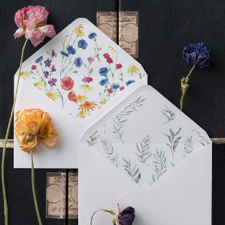 封筒をおしゃれにアレンジ！飾り紙