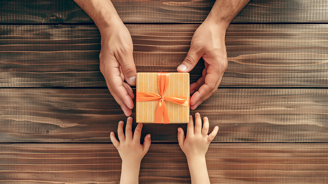 金婚式に贈るプレゼントの相場とは？