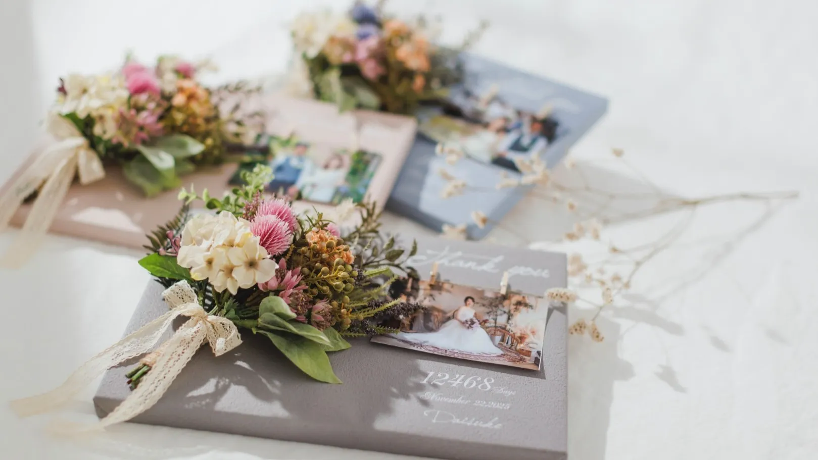 変わり種の結婚式両親プレゼント特集！おしゃれな品や感動するアイデアもご紹介