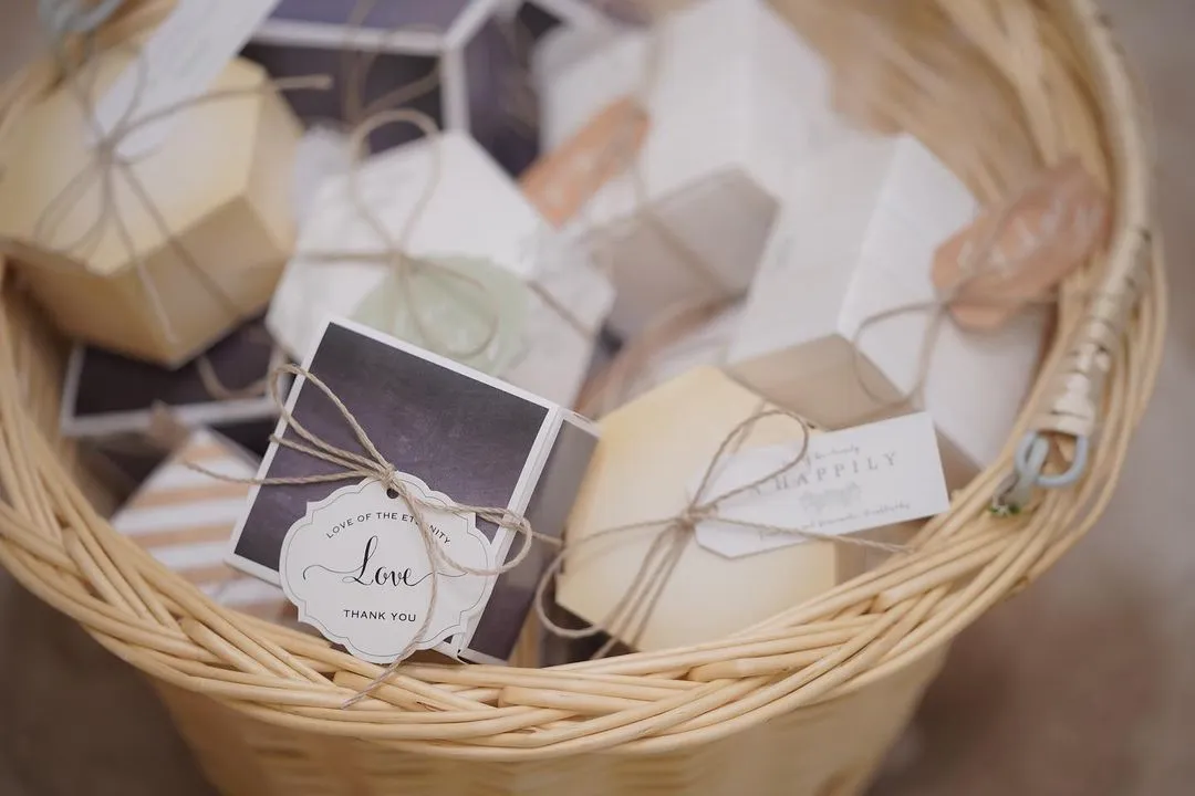 結婚式でもらって嬉しかったプチギフトとは？定番をご紹介