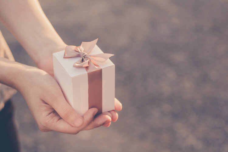 退職日のプチギフトの渡し方
