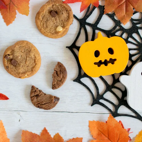 ハロウィンにお菓子を配るのはなぜ？トリックオアトリートの意味を知ろう！