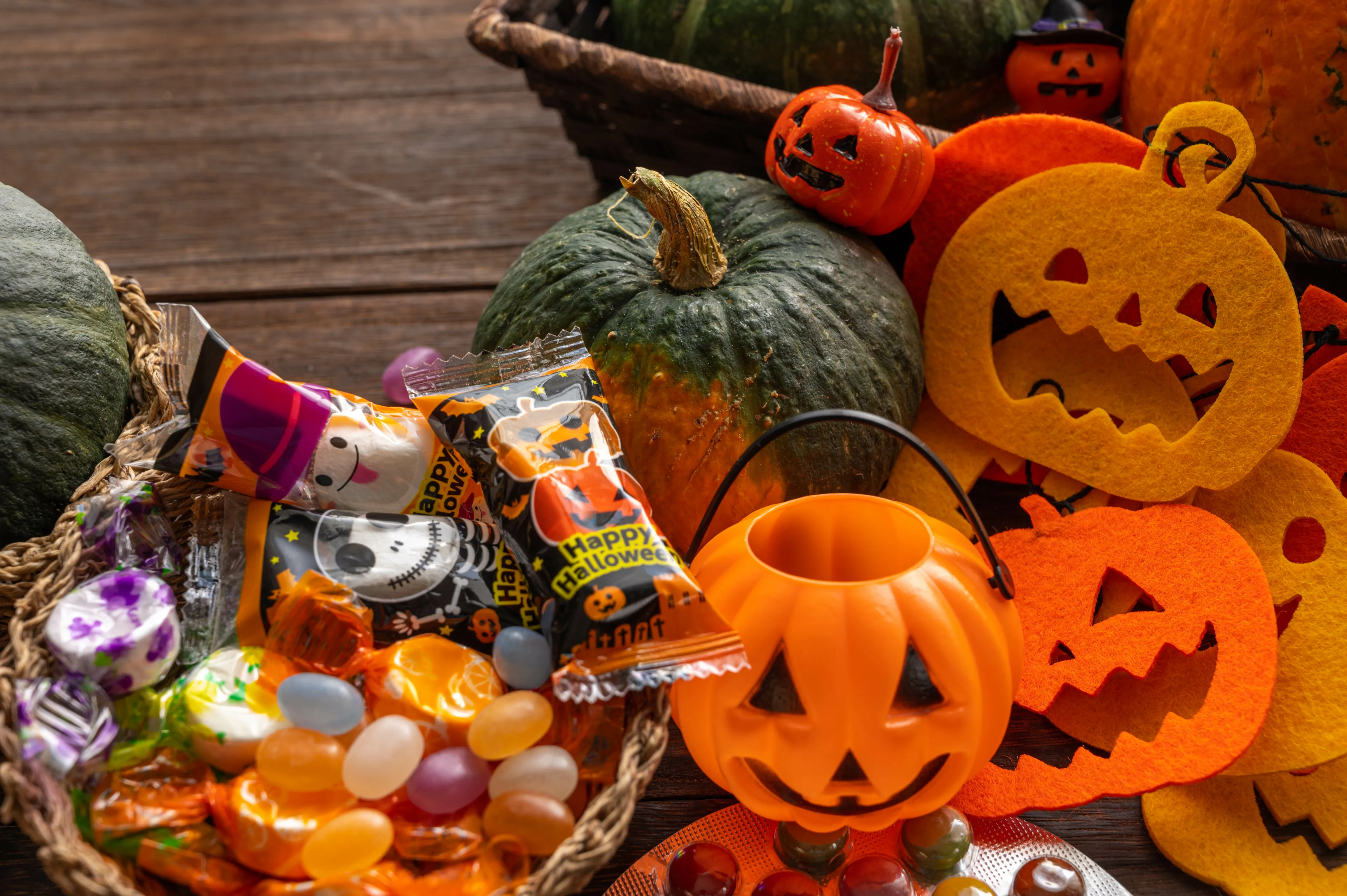 ハロウィンに配る人気のお菓子！相手別にご紹介