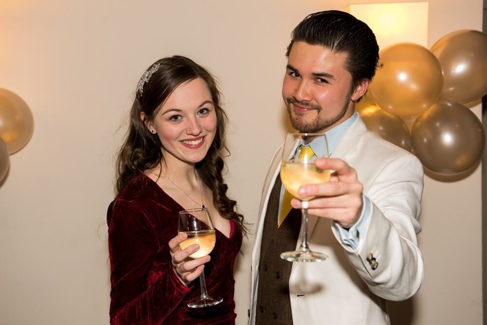 披露宴と二次会の違い