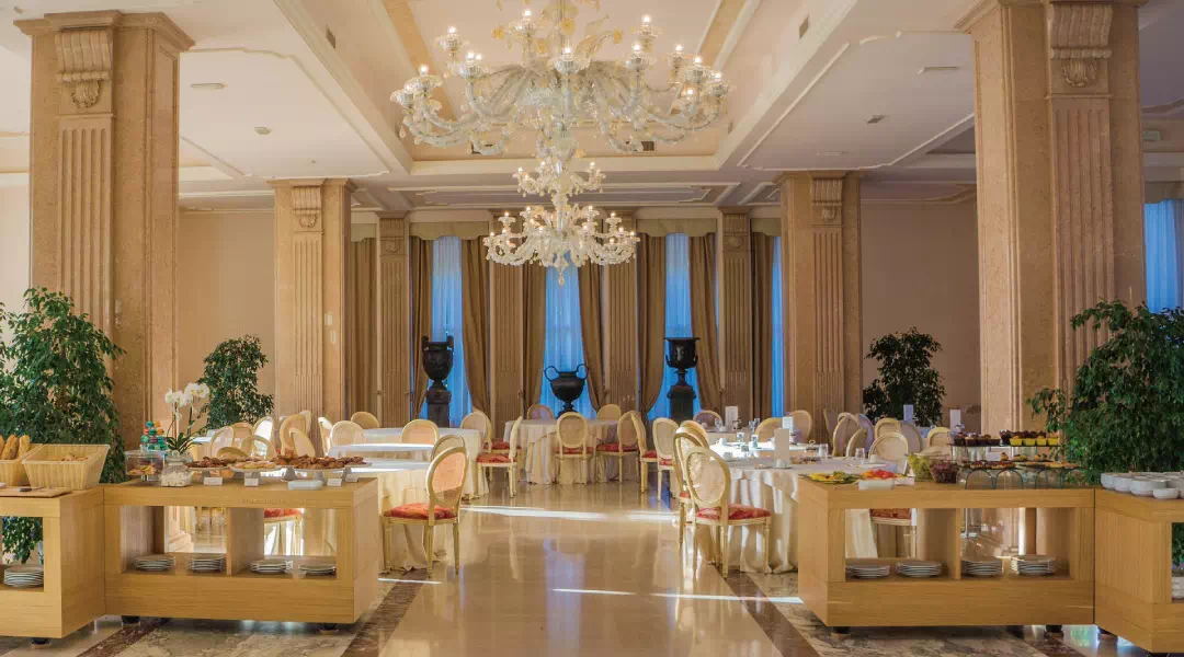 ホテル・高級レストランでのおすすめの服装