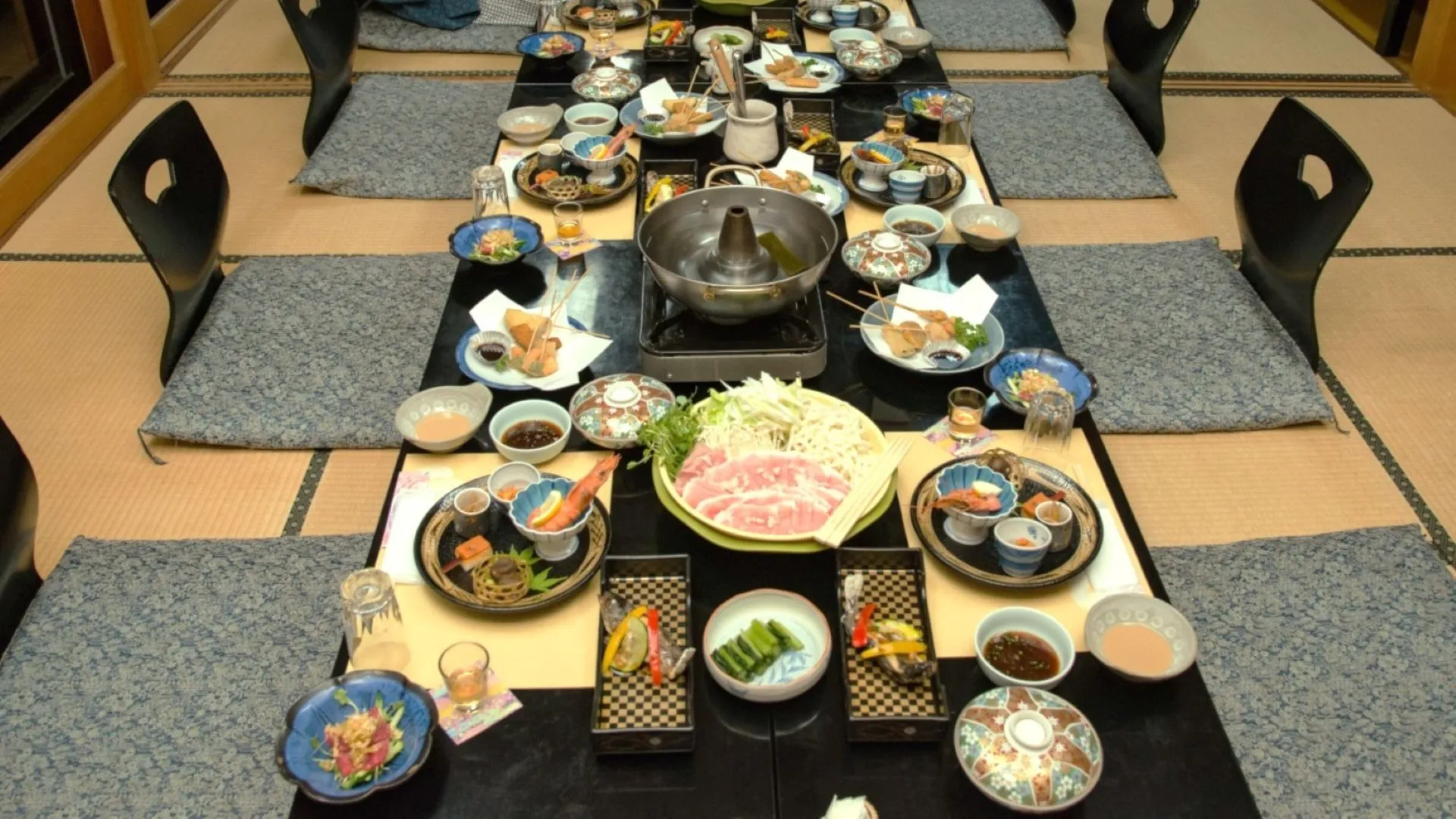 盛り上がるのに簡単！忘年会で座ってできるゲーム7選