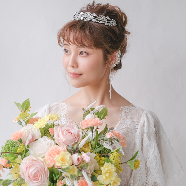 【陽依】フラワー イヤーカフ ピアス セット お花 結婚式 ブライダル 耳元を彩る青い紫陽花のｲﾔｰｶﾌｾｯﾄ(ﾋﾟｱｽ or ｲﾔﾘﾝｸﾞ) ブルー