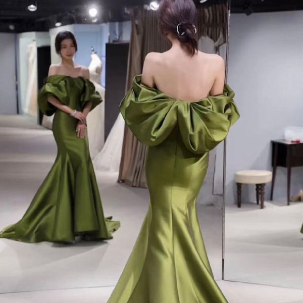 石フリンジ付きダークグリーンマーメイドドレス 石フリンジ付きダークグリーンマーメイドドレス