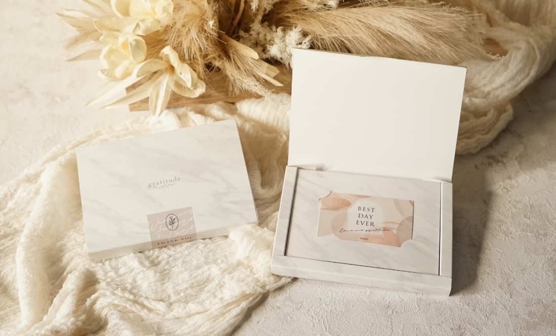 結婚式の 引き出物 引き菓子 縁起物 がコンパクトなカード1つに 人気のカードタイプカタログ