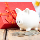 引き出物を夫婦に渡す場合の相場を解説！選び方や金額別におすすめの品もご紹介