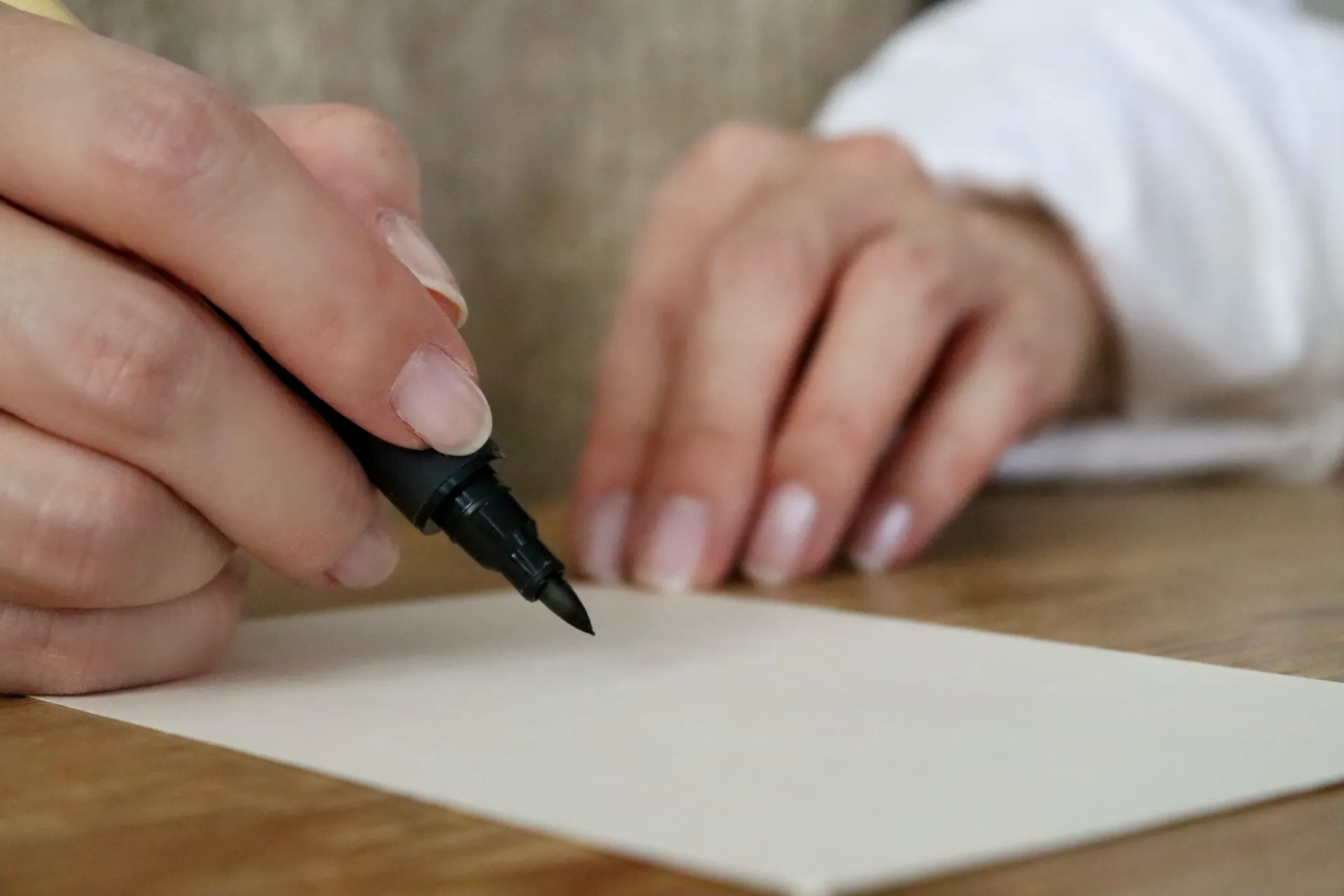 状況別に使い分ける！気の利いた結婚式招待状の返信メッセージ