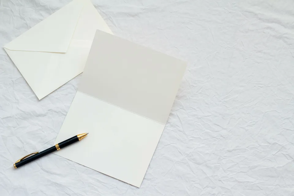 パーティー招待状を作成