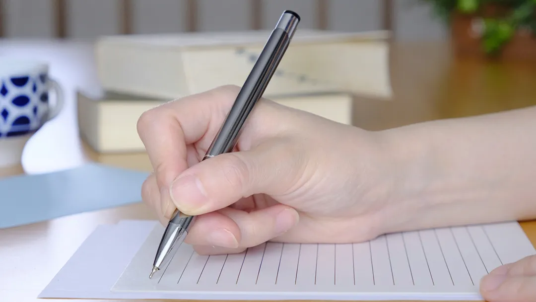 WEB招待状は自作できる？テンプレートを使って簡単に作る方法を紹介